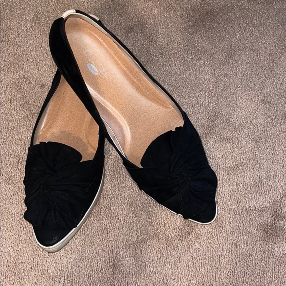 Black Dr. Scholl’s professional shoes with twist